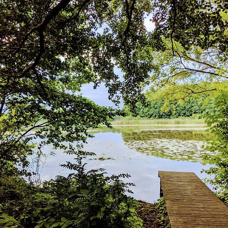 Ferienhaus Am See Wesenberg Exteriér fotografie